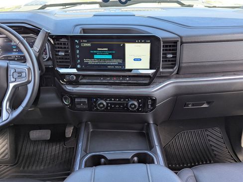 Certified 2025 Chevrolet Silverado 2500 LTZ w/ LTZ Convenience Package image 17