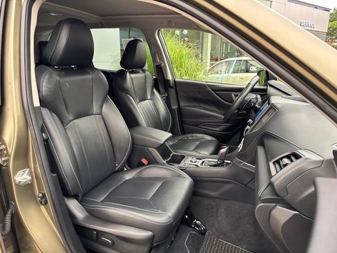 Used 2022 Subaru Forester Touring AWD/4WD image 9