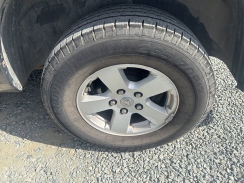 Used 2010 Dodge Ram 1500 Truck SLT image 12