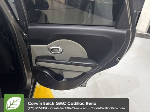 Used 2019 Kia Soul image 28