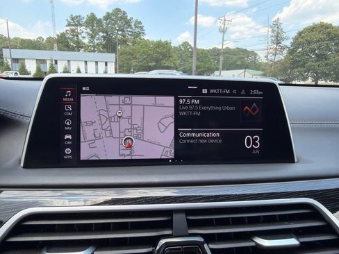 Used 2022 BMW 750i xDrive w/ Executive Package AWD/4WD image 10