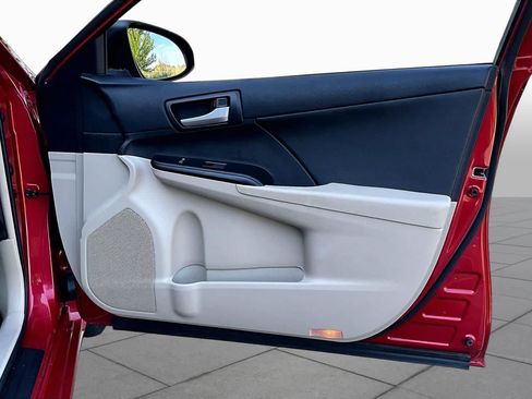 Used 2013 Toyota Camry LE FWD image 23