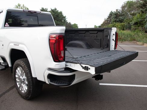 Used 2020 GMC Sierra 3500 Denali w/ Denali Ultimate Package AWD/4WD image 11