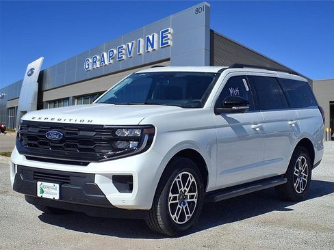 New 2026 Ford Expedition Active image 1