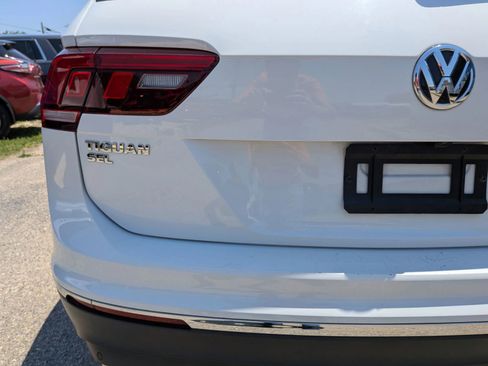 Used 2021 Volkswagen Tiguan SEL AWD/4WD image 16