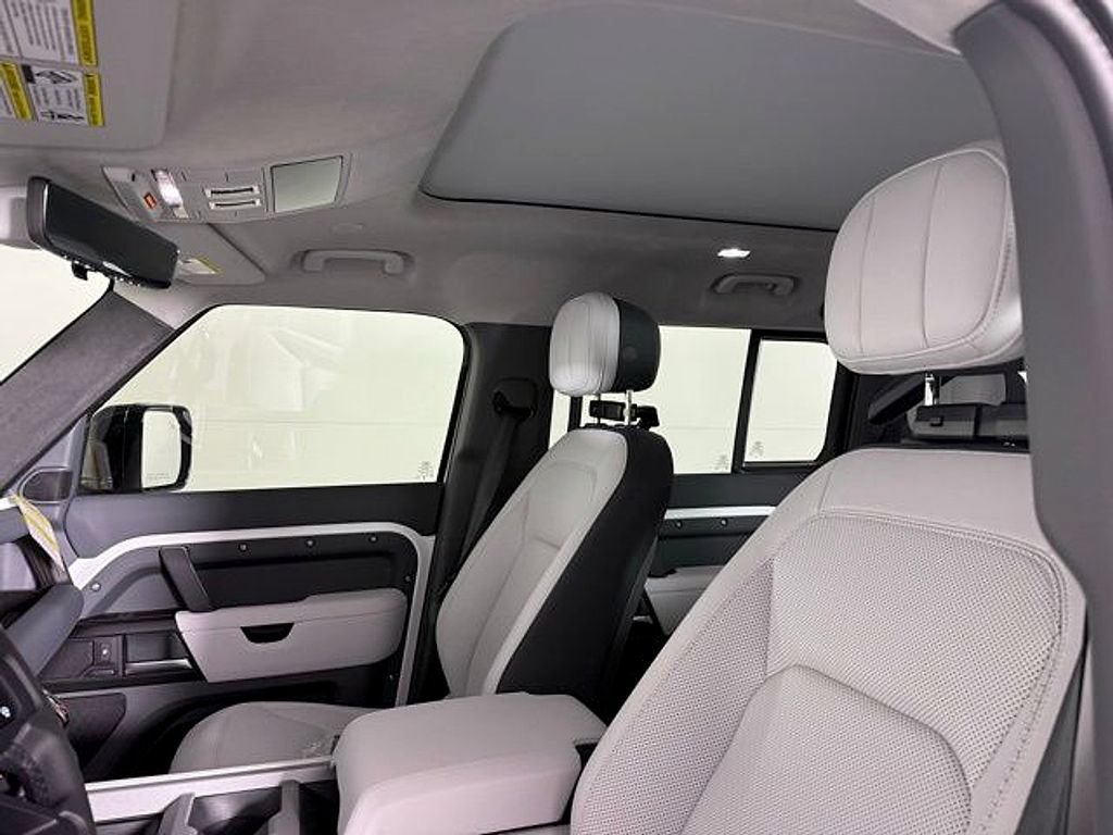 New 2026 Land Rover Defender 110 V8 AWD/4WD image 7