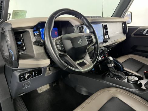 Used 2024 Ford Bronco Wildtrak image 25