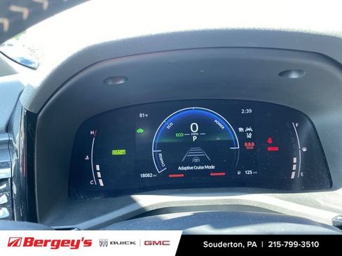 Used 2025 Toyota Camry SE w/ Convenience Package FWD image 14