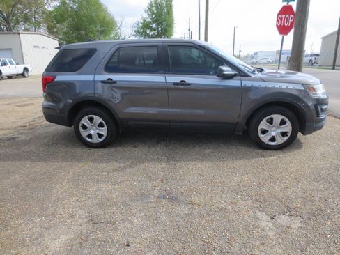 Used 2017 Ford Explorer 4WD Police Interceptor image 2