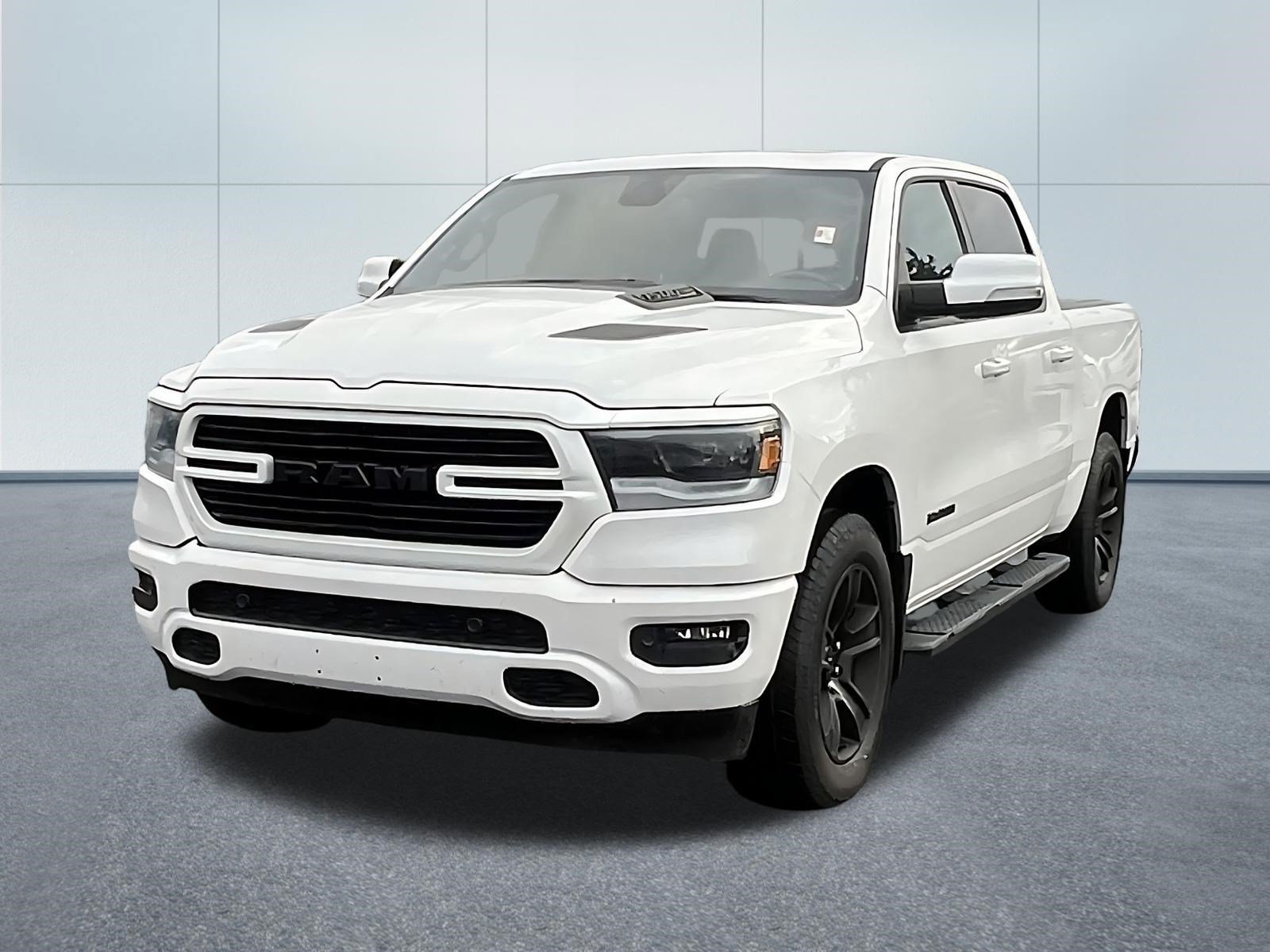Used 2020 RAM 1500 Sport w/ Level 2 Equipment Goup w/2_L AWD/4WD image 3