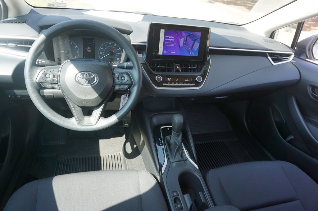 Used 2023 Toyota Corolla LE FWD image 6