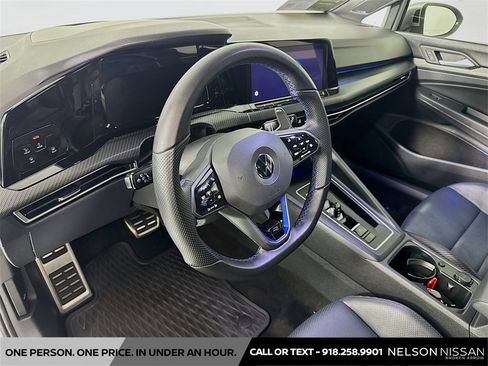 Used 2022 Volkswagen Golf R image 9
