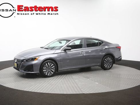 Used 2024 Nissan Altima 2.5 SV AWD/4WD image 58