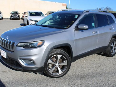 Used 2021 Jeep Cherokee Limited image 1