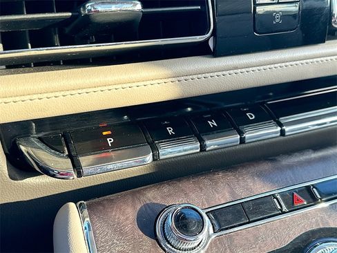 Used 2022 Lincoln Aviator Reserve w/ Elements Package Plus image 22