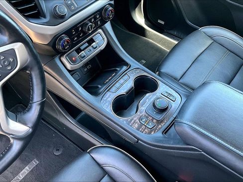 Used 2020 GMC Acadia Denali w/ Technology Package AWD/4WD image 15