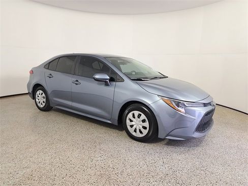 Used 2022 Toyota Corolla L image 4
