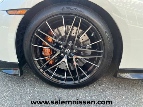 Used 2021 Nissan GT-R Premium AWD/4WD image 22