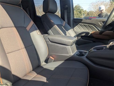 Used 2025 GMC Canyon AT4 image 35