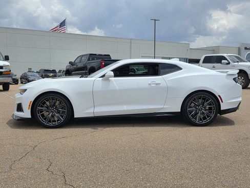 Used 2023 Chevrolet Camaro ZL1 RWD image 2