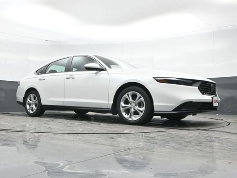 Used 2024 Honda Accord LX image 43