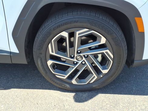 Certified 2025 Hyundai Tucson Limited FWD image 9