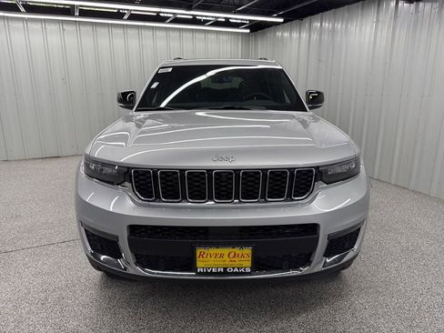 New 2025 Jeep Grand Cherokee L Limited w/ Luxury Tech Group II AWD/4WD image 2
