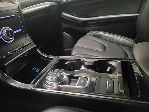 Used 2019 Ford Edge Titanium AWD/4WD image 26