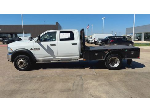 Used 2018 RAM 4500 Tradesman w/ Chrome Appearance Group AWD/4WD image 5