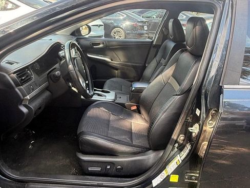 Used 2014 Toyota Camry SE FWD image 2