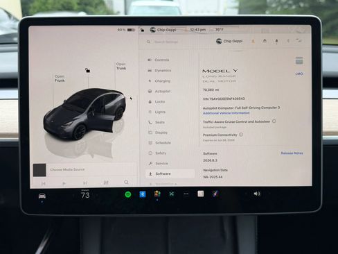 Used 2022 Tesla Model Y Long Range AWD/4WD image 26