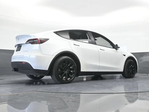 Used 2022 Tesla Model Y Long Range AWD/4WD image 59