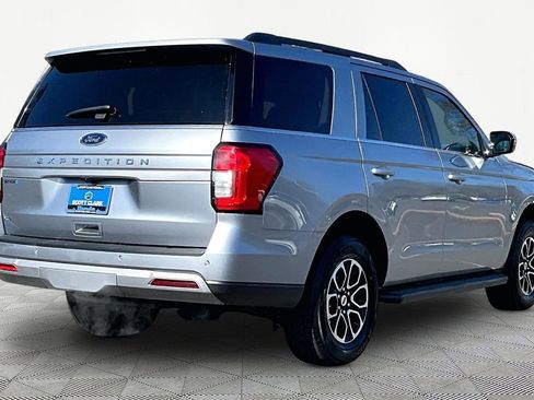 Used 2024 Ford Expedition XLT image 5
