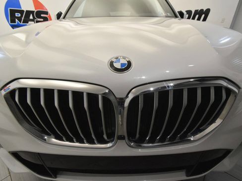 Used 2022 BMW X5 xDrive40i w/ M Sport Package AWD/4WD image 9