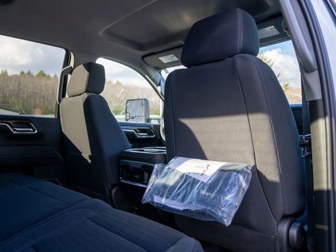 Used 2024 GMC Sierra 2500 SLE w/ SLE Convenience Package image 15