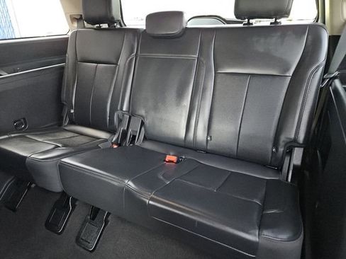 Used 2023 Ford Expedition XLT image 34