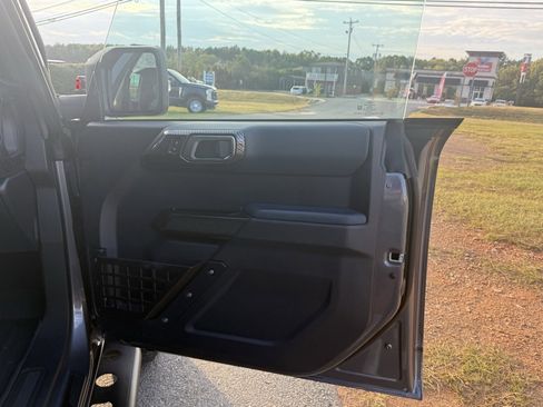 Used 2024 Ford Bronco Outer Banks image 32