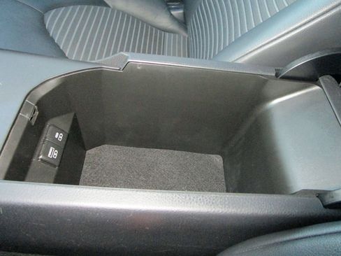 Used 2024 Toyota Camry SE image 35