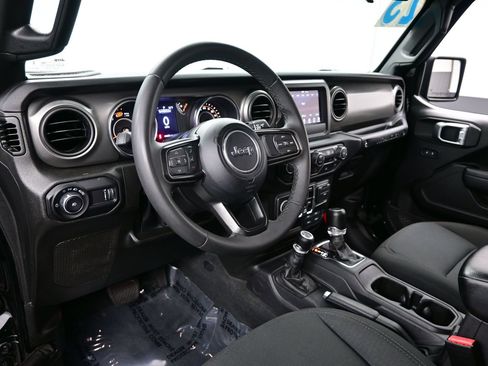 Used 2023 Jeep Wrangler Unlimited Sport AWD/4WD image 14