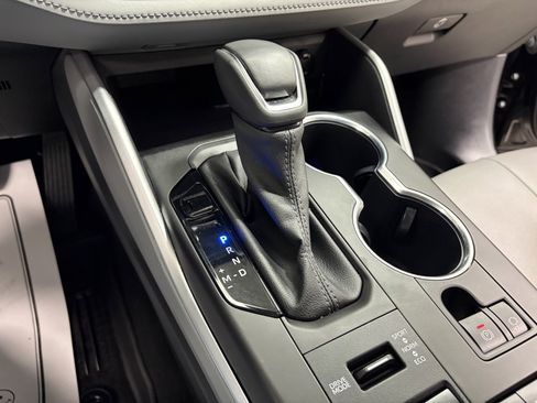 Used 2022 Toyota Highlander XLE image 26