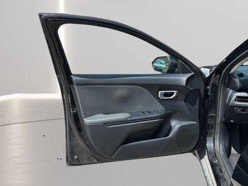 Used 2025 Kia K4 FWD image 11