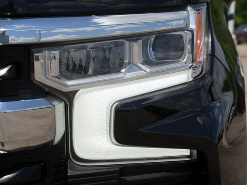 Used 2025 Chevrolet Silverado 1500 LT RWD image 26