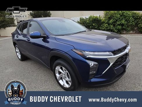 Used 2024 Chevrolet Trax LS w/ LS Convenience Package FWD image 1