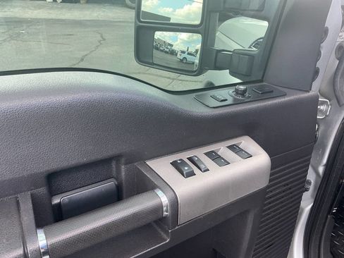 Used 2015 Ford F250 Lariat w/ Lariat Ultimate Package AWD/4WD image 16