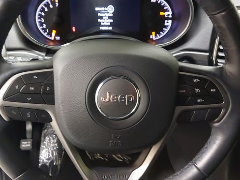 Used 2019 Jeep Grand Cherokee Limited image 35