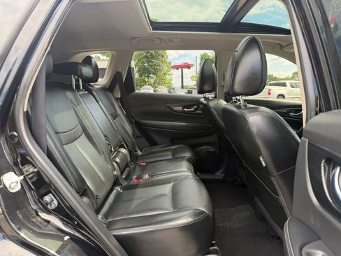 Used 2018 Nissan Rogue SL w/ Premium Package AWD/4WD image 15