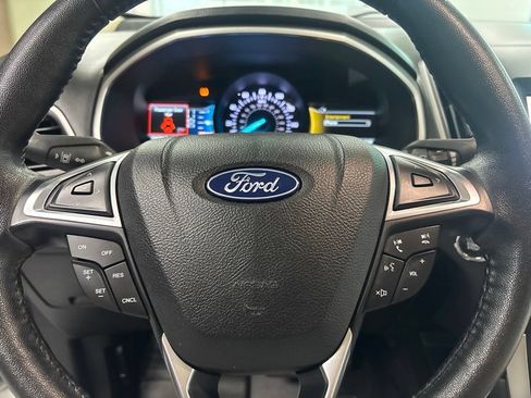 Used 2019 Ford Edge SEL w/ Equipment Group 201A FWD image 14