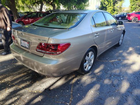 Used 2005 Lexus ES 330 FWD image 12