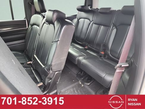 Used 2022 Jeep Wagoneer Series I w/ Premium Group I AWD/4WD image 13