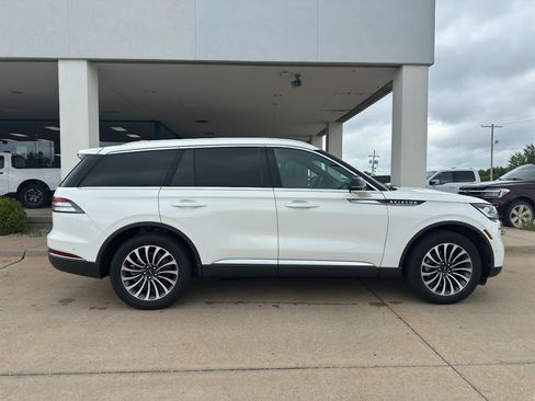 Used 2023 Lincoln Aviator Reserve w/ Elements Package Plus AWD/4WD image 7